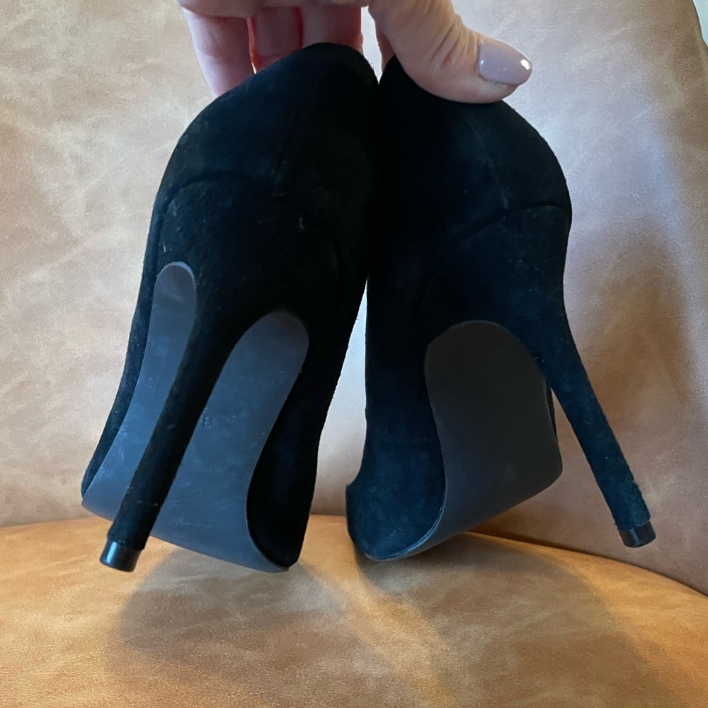 ZIGN Black Suede Heels. Size 8 (US) / 39 (EUR) - Picture 13 of 16